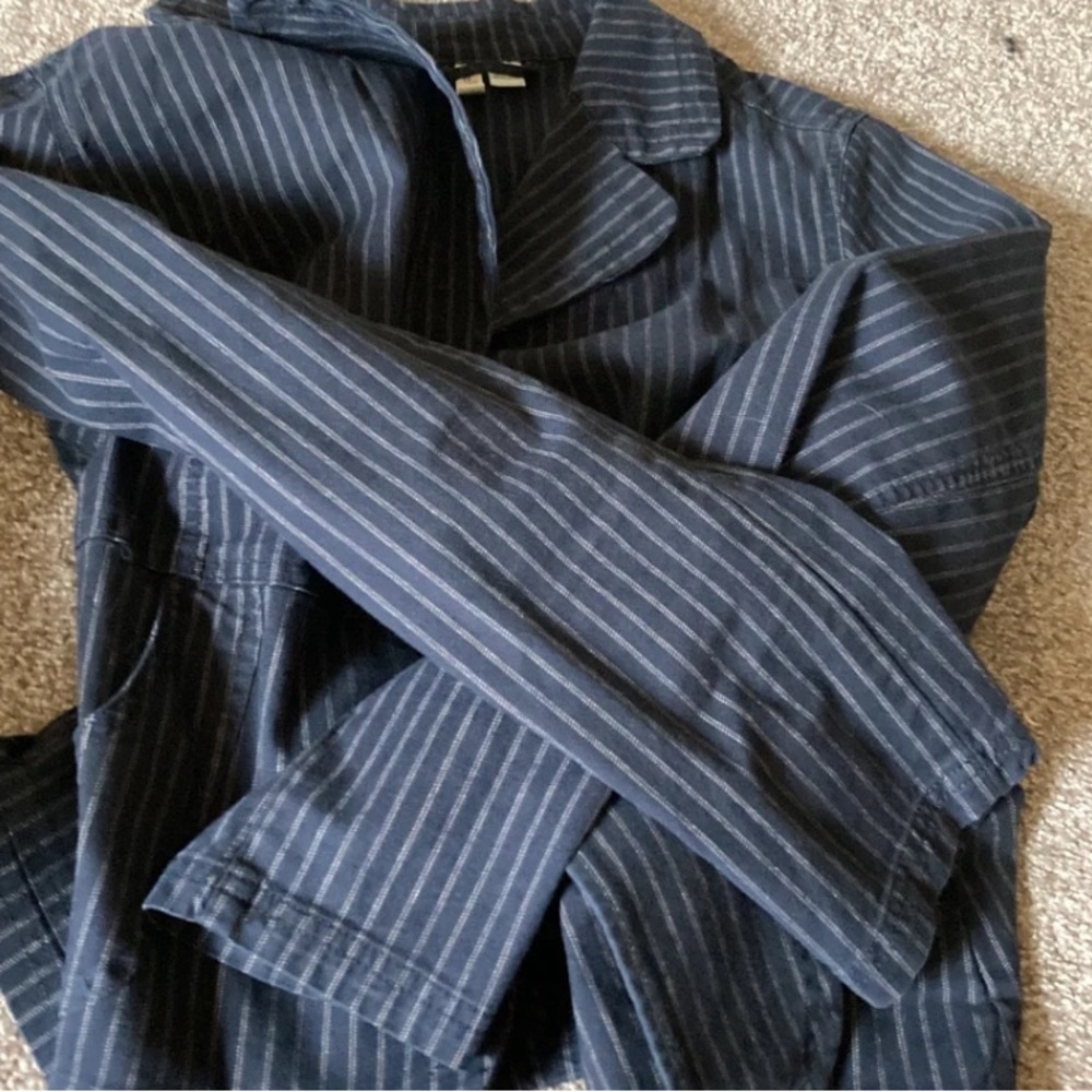 Striped navy blue blazer